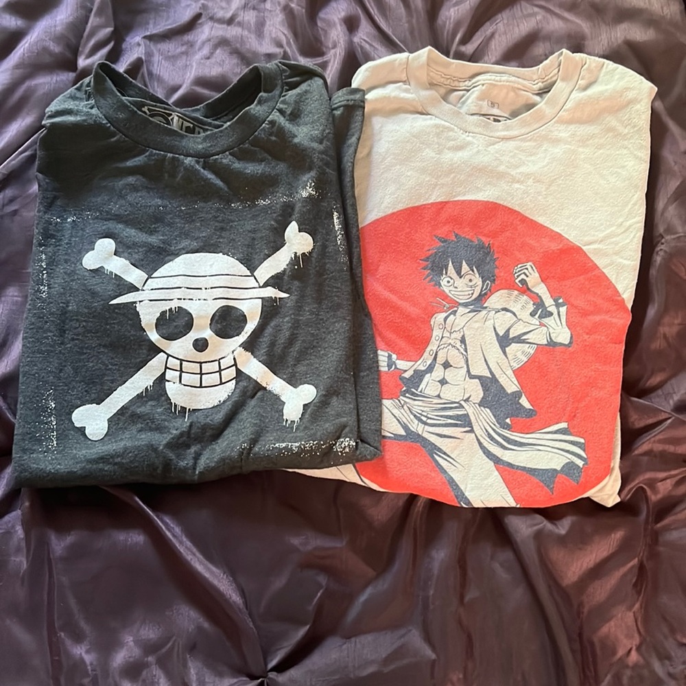 Magna One Piece T-shirt lot